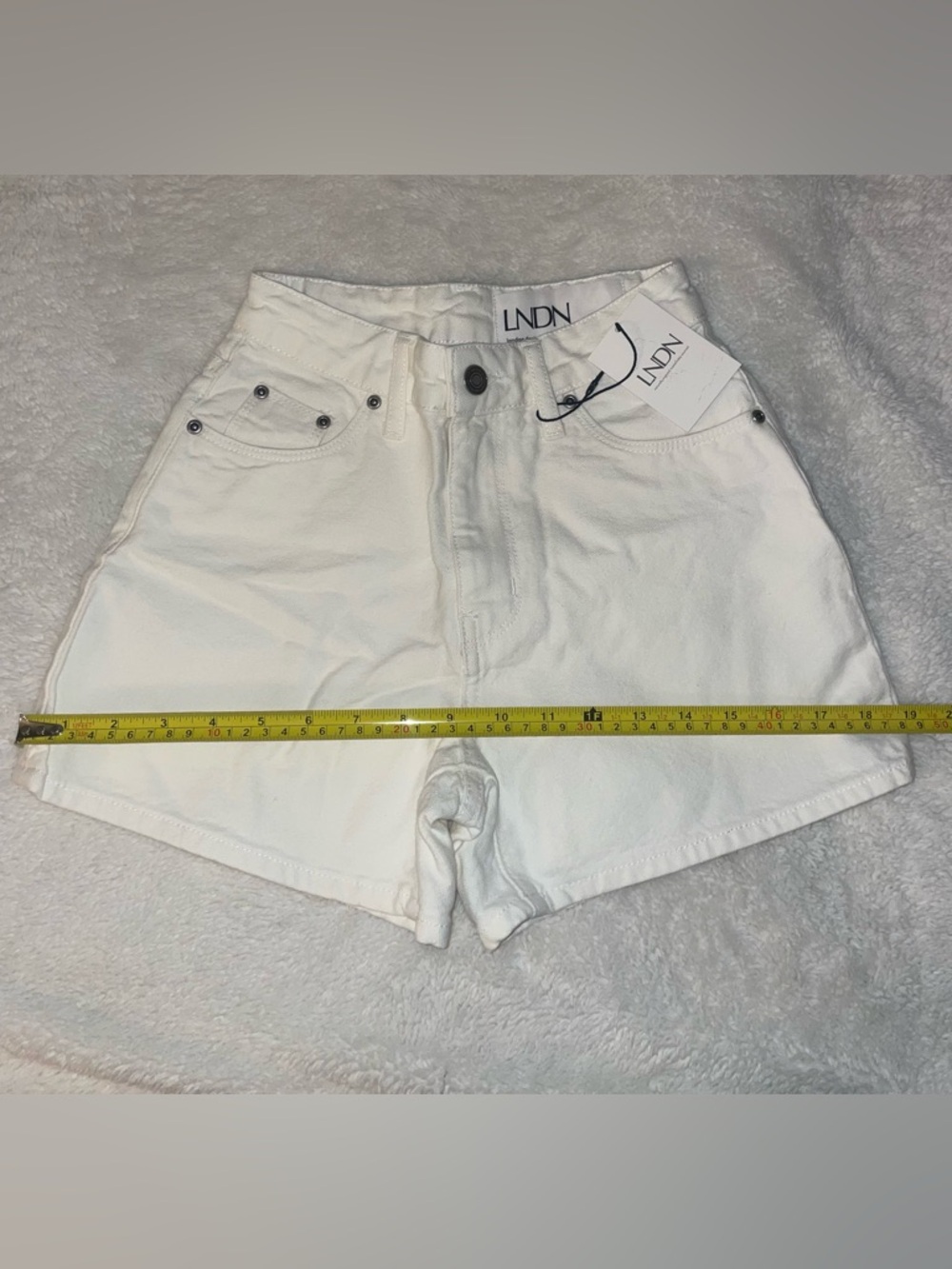 LNDN White Denim 5 Pocket 100% Cotton Shorts Size 22 - Picture 10 of 10